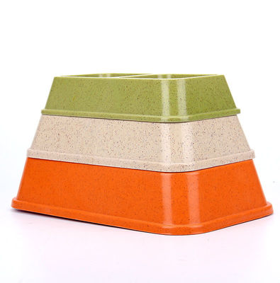 دو تا و رنگارنگ بامبو ابلیماسیون بزرگ یا بزرگ سگ حیوانات خانگی غذا و آب کاسه